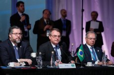 Seguindo os passos de Trump: Bolsonaro quer diminuir impostos dos milionários