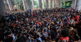 O que o DCE da UFRJ está esperando para mobilizar os estudantes contra Bolsonaro?