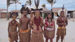 Indústria do turismo expulsa comunidade indígena na Bahia para construção de hotéis