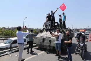 O dia seguinte ao golpe de estado fracassado na Turquia