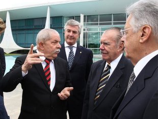 Segundo Folha Lula, FHC e Sarney discutem sobre eleições indiretas