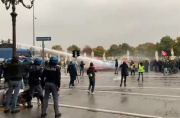 Polícia italiana reprime e agride manifestantes contrários a Bolsonaro após encontro do G20