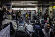  150 refugiados afegãos estão há dias no aeroporto de Guarulhos: culpa do imperialismo e de Bolsonaro 
