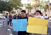 Repudiamos a violência policial contra os estudantes da Escola Francisco Glicério