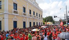 Professores entram em greve em Fortaleza
