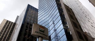Petrobras prepara demissão de milhares e abre alas ao entreguismo de Bolsonaro 