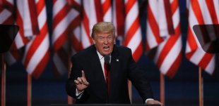 Para disputar as eleições dividindo os norte-americanos, Trump potencializa seus ataques racistas 