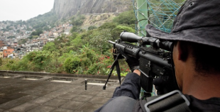 Witzel quer snipers para aumentar chacina contra negros e trabalhadores nas favelas do Rio