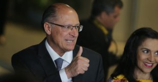 Julgado por improbidade administrativa, Alckmin obtém sigilo de justiça no seu caso