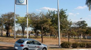 Trabalhadores da Volkswagen em Taubaté entram em greve