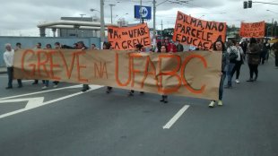 Técnico Administrativos da UFABC param o centro de Santo André