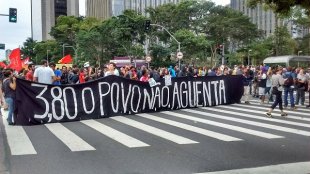 Milhares de pessoas na concentração do ato contra o aumento em São Paulo