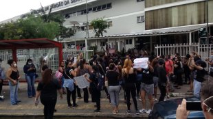 Funcionários públicos de Taboão da Serra (SP) protestam por inclusão na lei orçamentária