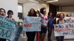 Pula-catraca no bandejão da Unicamp contra o vínculo com o Santander