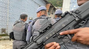 Invasão a hospitais, ameaças, mortes: polícia de Tarcísio aterroriza Baixada Santista com Operação Escudo