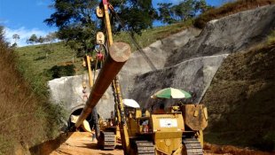 Mineroduto se rompe em Santo Antônio da Gama (MG) e atinge manancial com minério