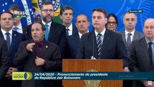 Tentando estancar crise, Bolsonaro ataca Moro e se dirige à sua base social