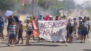Polícia mata trabalhadora negra dentro de sua casa em Porto Alegre e dezenas protestam