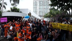 Garis protestam contra ataque no plano de saúde e perda salarial no Rio de Janeiro