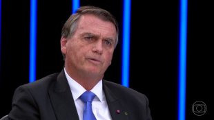 "Virar Jacaré? É figura de linguagem" diz Bolsonaro zombando das mais de 600 mil mortes pela Covid