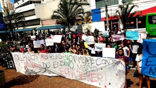 Ato em Campinas mobiliza centenas contra a Reforma do Ensino Médio