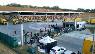 Trabalhadores dos Correios em greve ocupam centro de distribuição de Indaiatuba 