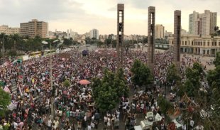 Em BH dezenas de milhares de mulheres tomaram o Centro para repudiar Bolsonaro e a extrema direita