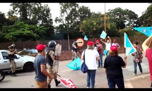 Polícia Militar de Pimentel reprime manifestação de professores de MG em greve