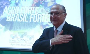 Alckmin se reúne com reis do agronegócio e promete reformas, privatização e repressão