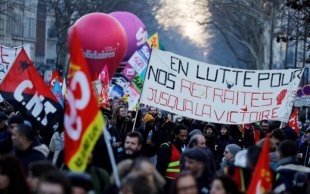 Macron declara guerra aos trabalhadores franceses com uma reforma previdenciária antipopular