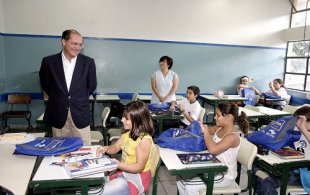 Alckmin privatizará todas as escolas da rede estadual, 61 já estão sendo negociadas