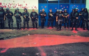 Justiça determina volta às aulas e autoriza repressão da PM nos colégios ocupados do RJ