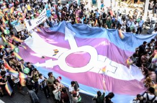 Após décadas de opressão, transexualidade deixa de ser considerada doença mental