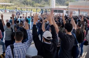 Metalúrgicos da Avibras, em Jacareí (SP), entram em greve