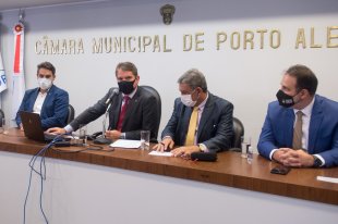 Em 2° turno, Câmara aprova reforma da Previdência de Melo que ataca direito dos municipários