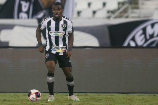 Kayque, jogador do Botafogo sofre racismo policial em Blitz no Rio de Janeiro