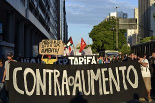 Juventude protesta contra o aumento do busão no Rio