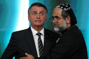 Bolsonaro e Padre Kelmon fazem dobradinha reacionária e promovem show de atrocidades