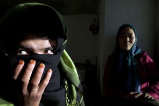 Mulheres sequestradas, abusadas e obrigadas a se casar com os estupradores