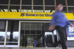 MP de Bolsonaro aumenta jornada de bancários e ataca CLT para dar mais lucros aos bancos