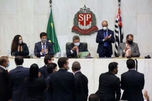 Deputados bolsonaristas, do centrão e do PT aprovam aumento de 50% no salário para governador de SP