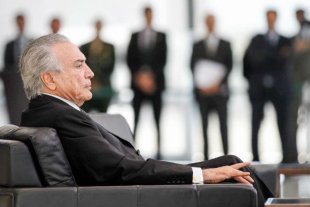 Os sujos e os mal lavados: para onde vai a política no Brasil?