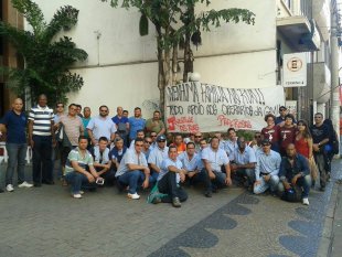 Junto aos trabalhadores da GM e contra as demissões