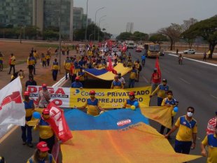 Veja fotos do ato nacional da greve dos Correios em Brasília