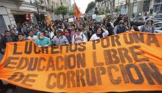 Estudantes universitários foram reprimidos pela polícia no Peru