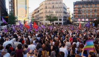 O movimento feminista saiu às ruas de Madrid ao grito de #SeAcabó